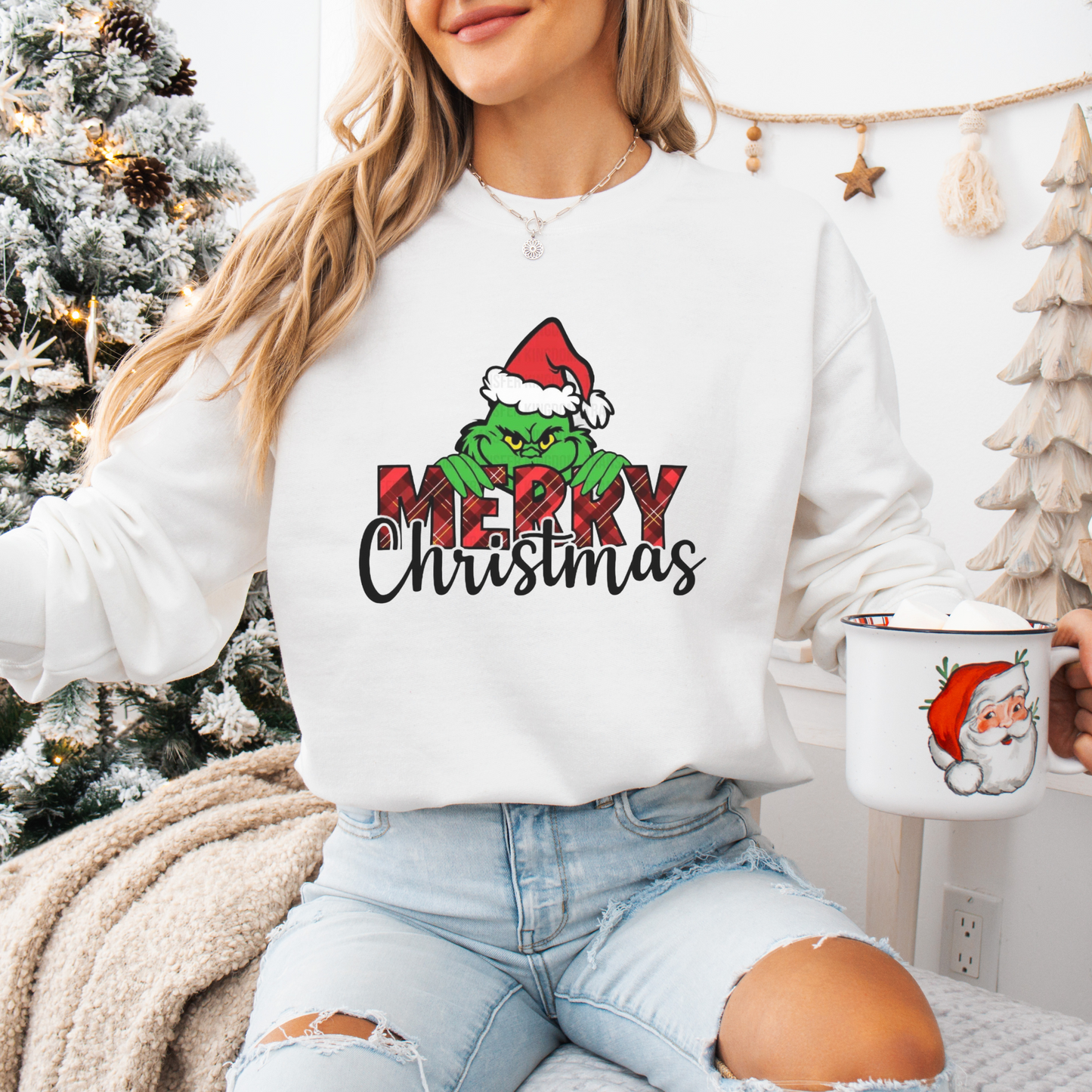 MERRY CHRISTMAS CREWNECK SWEATSHIRT (WHITE)